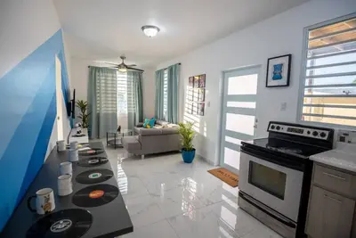 Image de Charming House with Terrace by The Sea