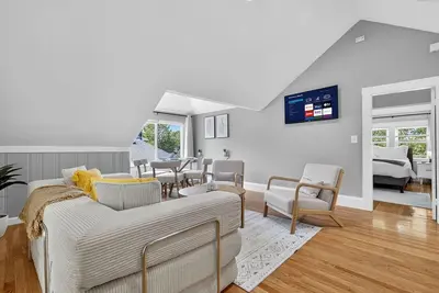 Luxury 1bd | Prime Location