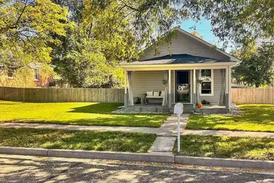 Image de Cozy bungalow in the center of town