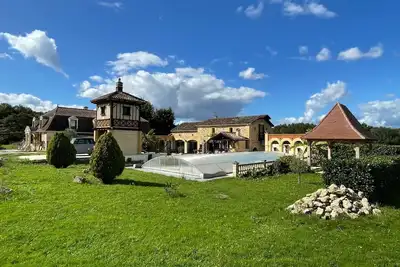 Image de Métairie avec piscine privée – 15 ha de nature – Périgord Pourpre  Dordogne