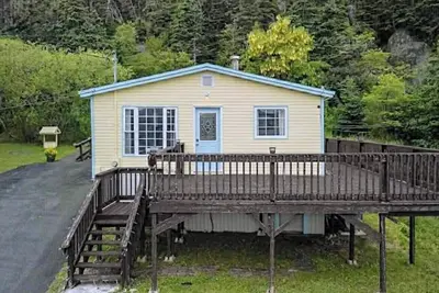 Image de Cozy cottage located an hour and 20 minutes from St. John's! Pets welcome!