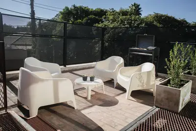 Image de Serene 2-bedroom and 2 - bathroom apartment with Ac in Villa Allende