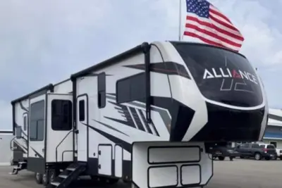Image de Beautiful Rv 2-bedroom w Loft Bed-sleeps 6 comfortably