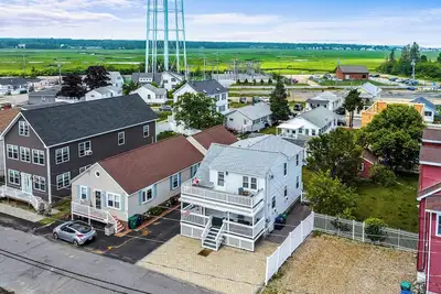 Image de Lovely 2-bedroom apartment one block to beach with balcony beach views