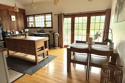 Image de The Kingfisher 2 Br \"Where the Wild Things Are\" Author's Retreat with Pickleball