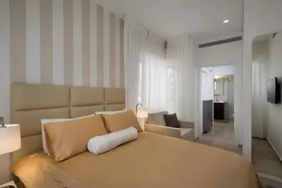 Image de Beachfront 2br/2ba Condo in Tel Aviv