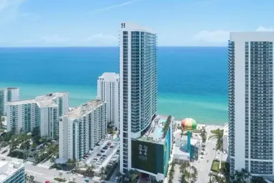Image de Oceanview 2br | Walk to Beach + Pool