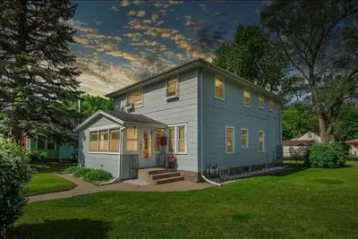 Image de Comfy and Clean 1 Br Apt, Quiet, Safe Family Neighborhood Near downtown Mpls,