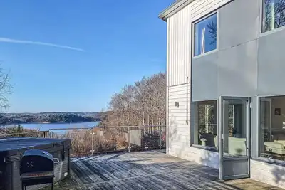 Image de Superbe maison à Uddevalla avec vue sur la mer