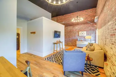 Image de Walkable Sparta Suite Near Blue Ridge Adventures!