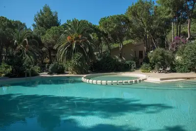 Image de Résidence avec piscine près de la mer