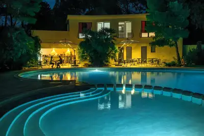 Image de Résidence avec piscine proche de la mer