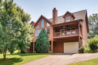 Image de Hiawassee River Retreat w/ 2 Mountain-View Decks