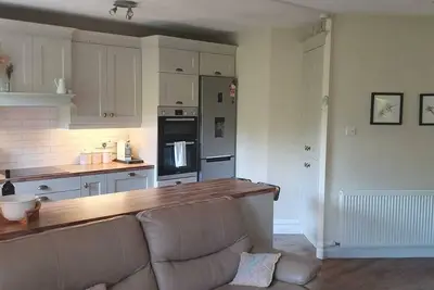 Homely & Comfortable 2 bed Apartment in D6