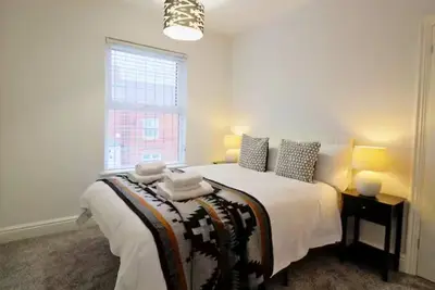 Image de Maison-Salle de bain privée-de Luxe-Vue sur Rue