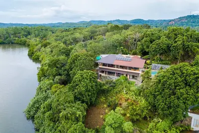 Image de Vine House - Quatre Chambres Villa, Couchages 8