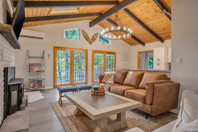 Image de Pocono Lake Therapy House • Kayaks and Sunset View