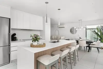 Image de Luxury 2br Waterfront Condo