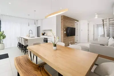 Image de Luxury 2br Condo w/ Rooftop Jacuzzi & Water Views