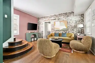 Image de Chic Spring St Retreat / Walk to King St-3 Blocks