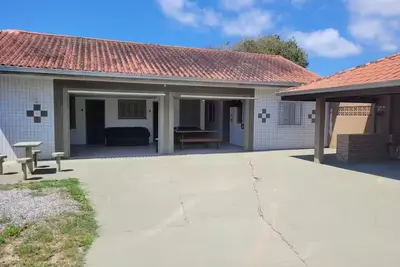 Image de House with 4 suites - 300 meters from the beach