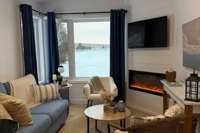 Image de Tranquil 1-bedroom cottage with Ac in welcoming Seeley's Bay on the waterfront