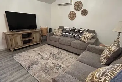 Image de Cozy 1-bedroom house on 17 acres in Elizabethtown, Il near the Ohio River.