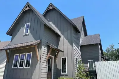 Image de 1. 5 Miles to Jordan-Hare–Walk to Campus! New Build