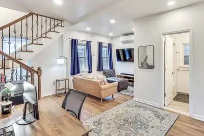 Image de Walk to Belleville Park: World Cup Getaway Base!