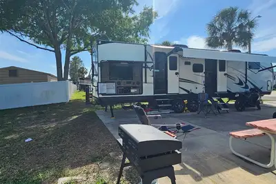 Image de Adorable 2-bedroom camper the heart of Lutz