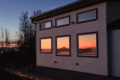 Image de Bluff cottage with endless views, minutes away from tranquil Homer