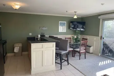 Image de Pool, Restaurant, Bbq Grills, Close to Weirs!