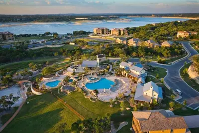 Image de Hollows Luxury Villa, Great Lake View / 4 Pools