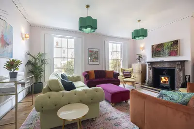 Image de 5-Bed Period-Maison-Vue sur Rue-Salle de bain privée