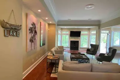 Image de Beautiful 4-bedroom house with Ac in nice Gainesville