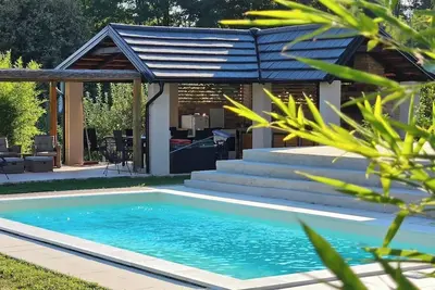 Image de Home with pool and jacuzzi in peaceful greenery near Sveti Ivan Zelina.
