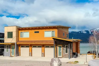 Image de Lakefront City Beach Retreat On Whitefish Lake