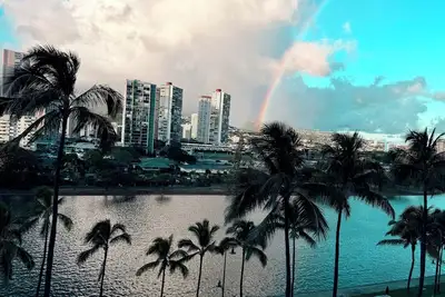 Image de Luxury Living in Waikiki 2br Condo with Stunning Views & Premium Amenities