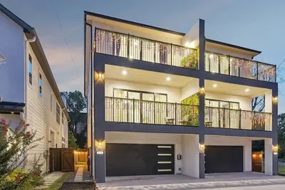Image de Trinity Groves 4br Home 3-Story Dallas Retreat