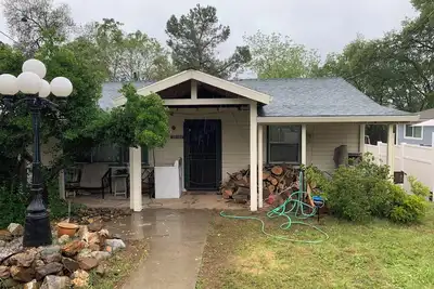 Image de Cozy 2-bedroom house in quaint Jamestown with Ac. Near Casinos and Yosemite.