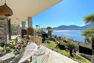 Image de Villa Alborella: A bright four-story villa situated on a promontory facing the lake, with Free Wi-Fi.