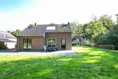 Image de Sereine demeure au bord du lac, Ewijk