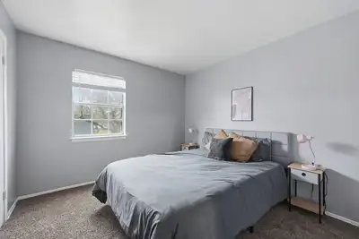 Image de Cozy 2br townhome with open living space