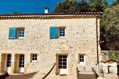 Image de Magnanerie rénovée sur domaine arboré de 20 000 m²