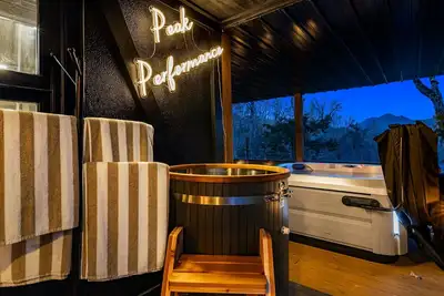 Image de Obsidian Hollow House. Lux. Wellness Retreat. Sauna. Hot tub. Ev. Views