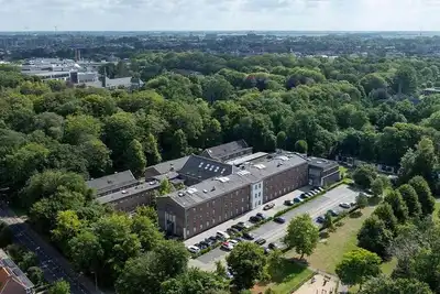 Image de Unique Experience in Former Prison Cell