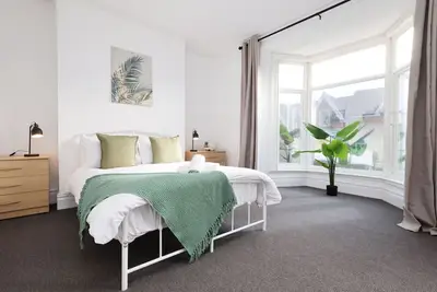 Image de Spacious 6-Bed Home for Work Crews & Groups