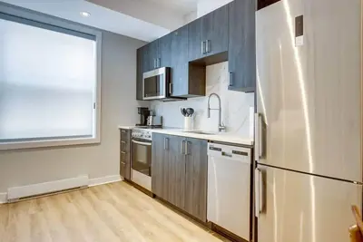 Image de Modern & Stylish 3br Steps in Downtown Mtl - 511