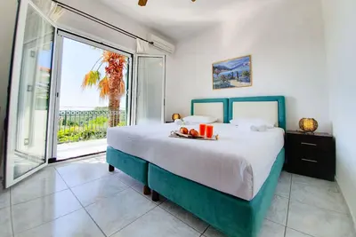 Image de Quad with sea-garden view