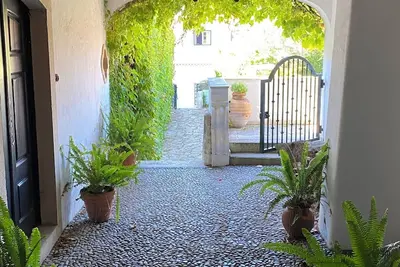 Image de Maison de famille, jardin & piscine - 7 couchages - 5 min plage surf - Lisbonne